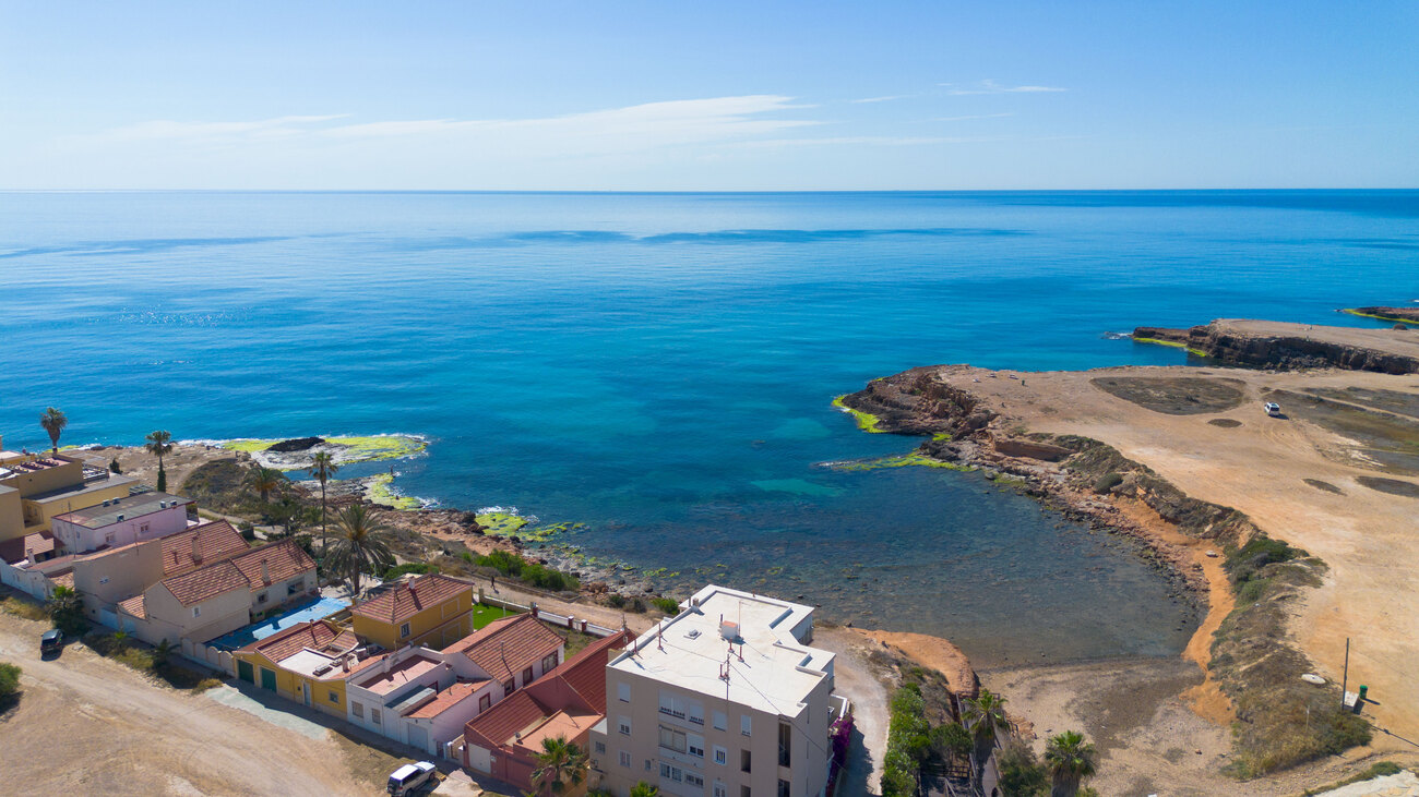 For sale - 4 Bedroom 3 Bathroom Villa in Torrevieja - Rosaleda  - Alicante