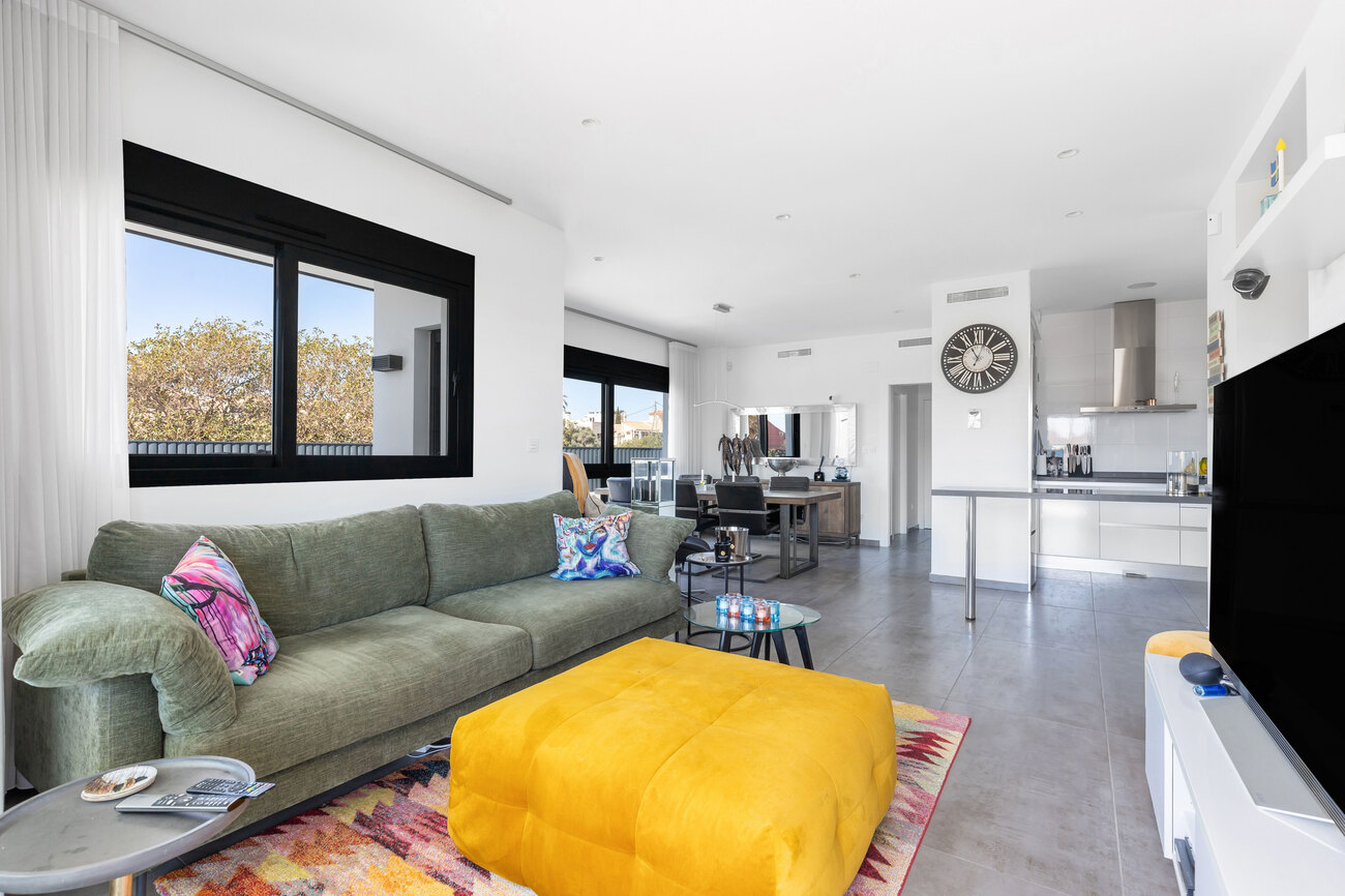 For sale - 4 Bedroom 3 Bathroom Villa in Torrevieja - Rosaleda  - Alicante