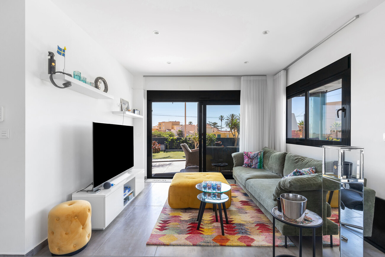 For sale - 4 Bedroom 3 Bathroom Villa in Torrevieja - Rosaleda  - Alicante