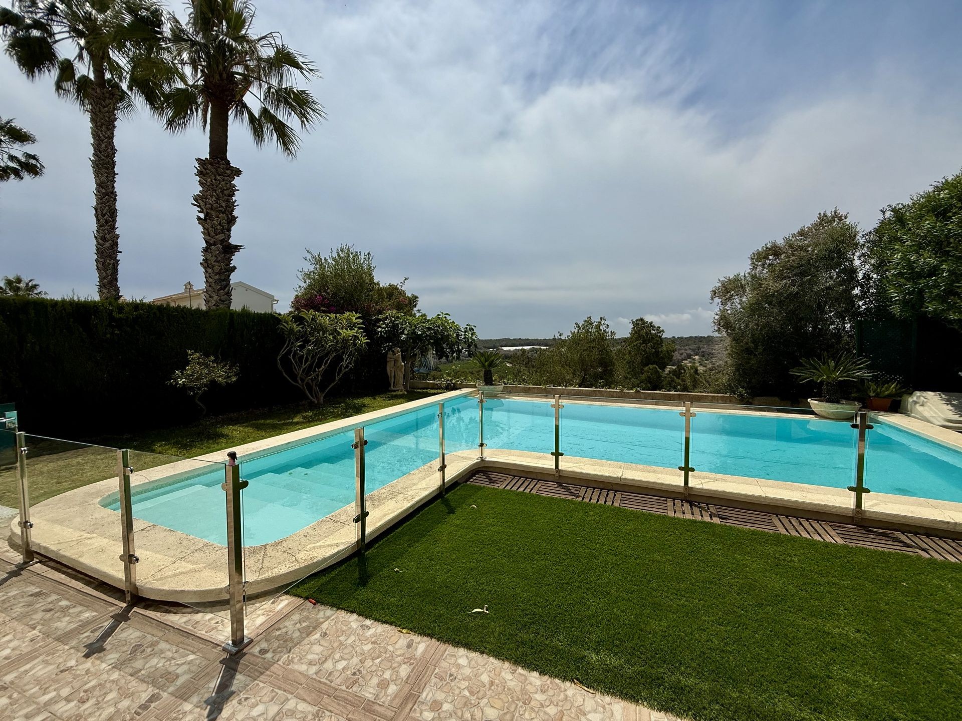 For sale - 4 Bedroom 3 Bathroom Villa in Orihuela Costa - Costa Blanca  - Alicante