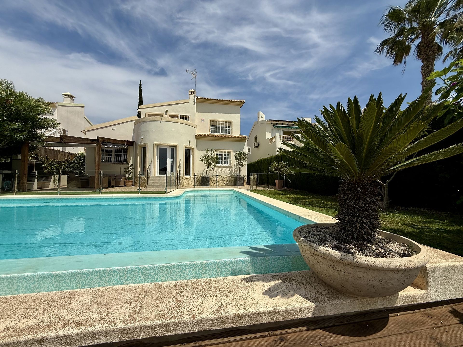 For sale - 4 Bedroom 3 Bathroom Villa in Orihuela Costa - Costa Blanca  - Alicante