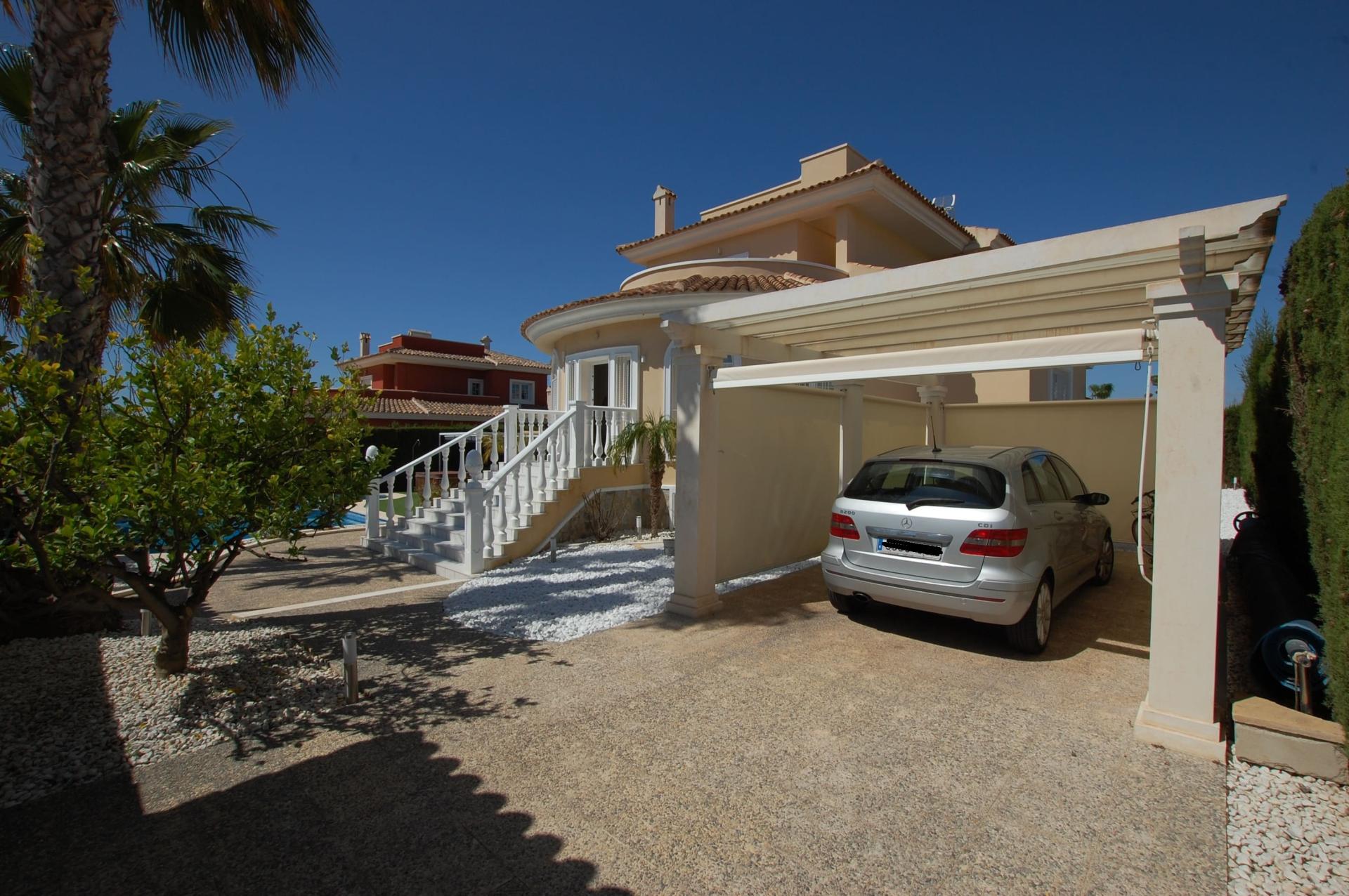 For sale - 5 Bedroom 4 Bathroom Villa in Ciudad Quesada - Costa Blanca  - Alicante
