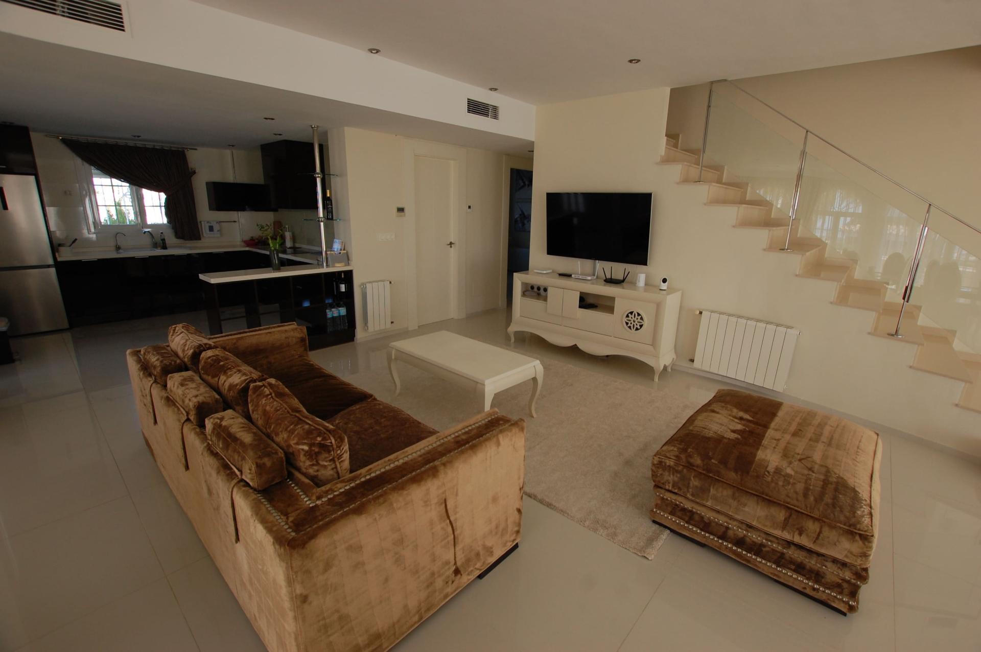For sale - 5 Bedroom 4 Bathroom Villa in Ciudad Quesada - Costa Blanca  - Alicante