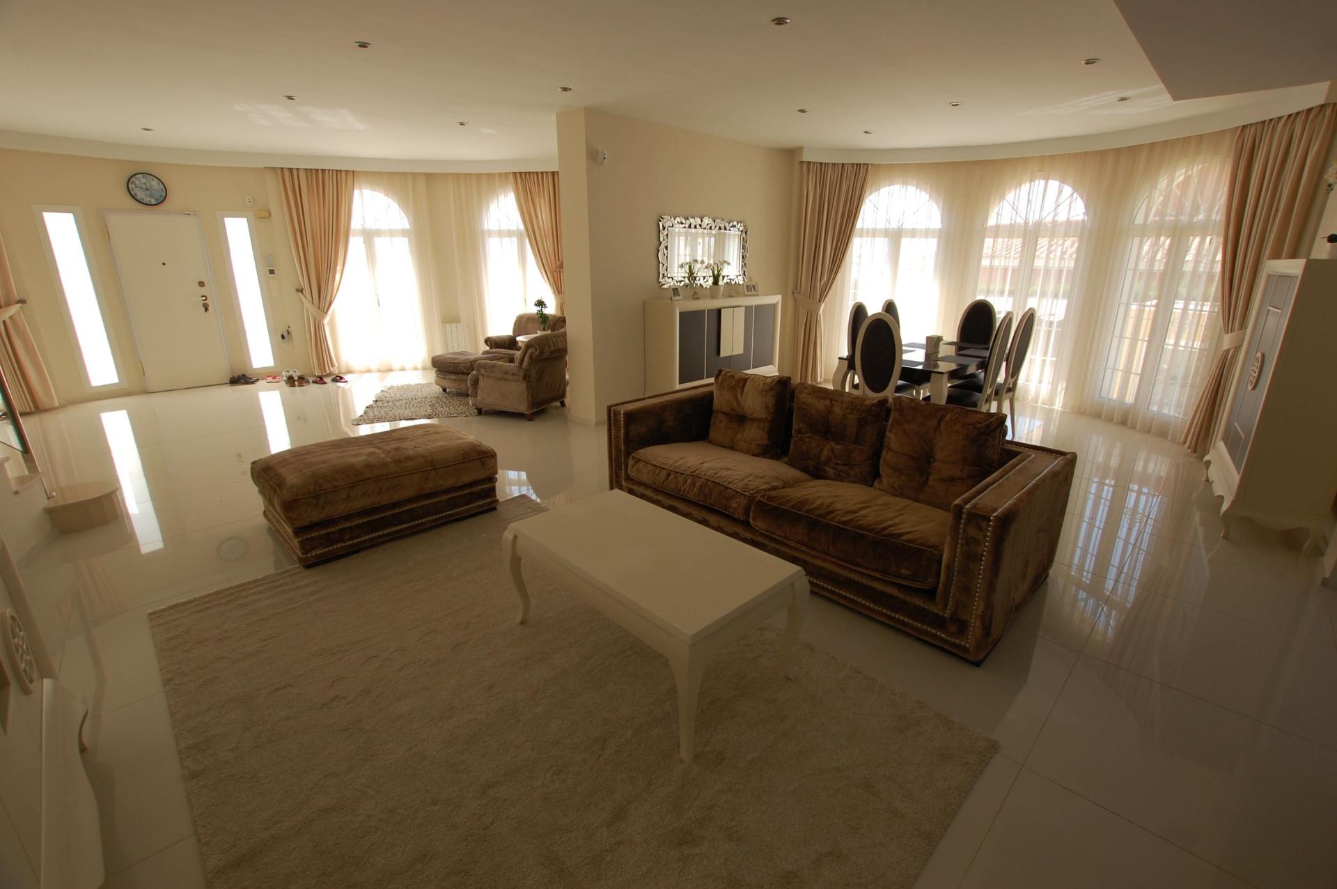 For sale - 5 Bedroom 4 Bathroom Villa in Ciudad Quesada - Costa Blanca  - Alicante