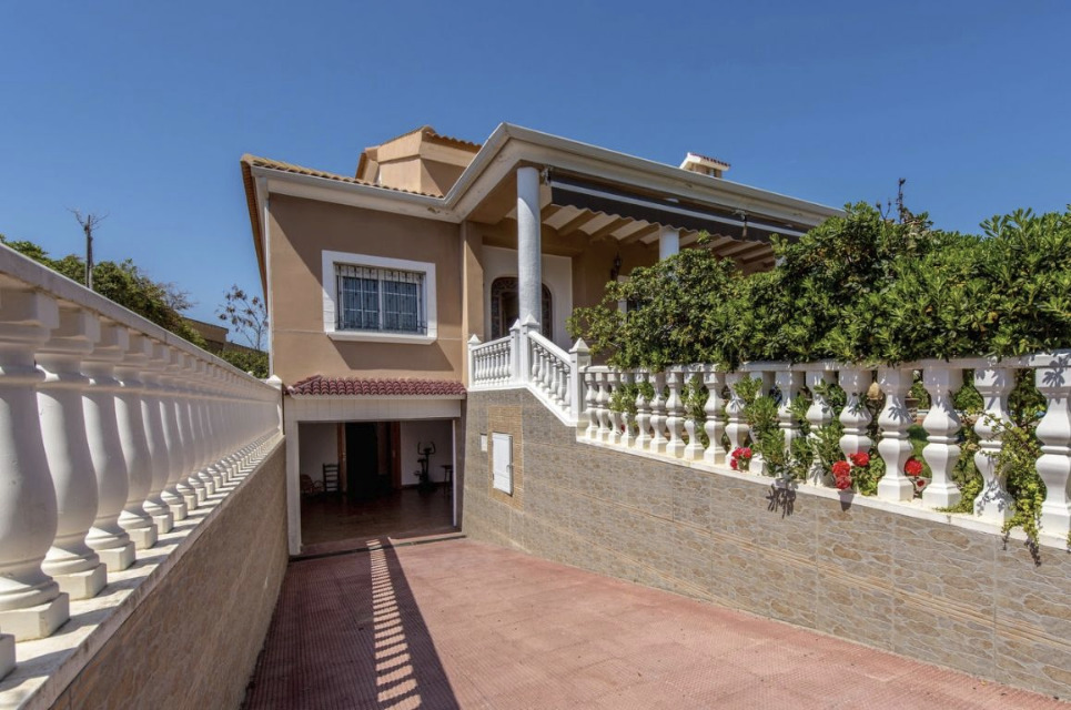 For sale - 6 Bedroom 5 Bathroom Villa in La Mata - Costa Blanca  - Alicante