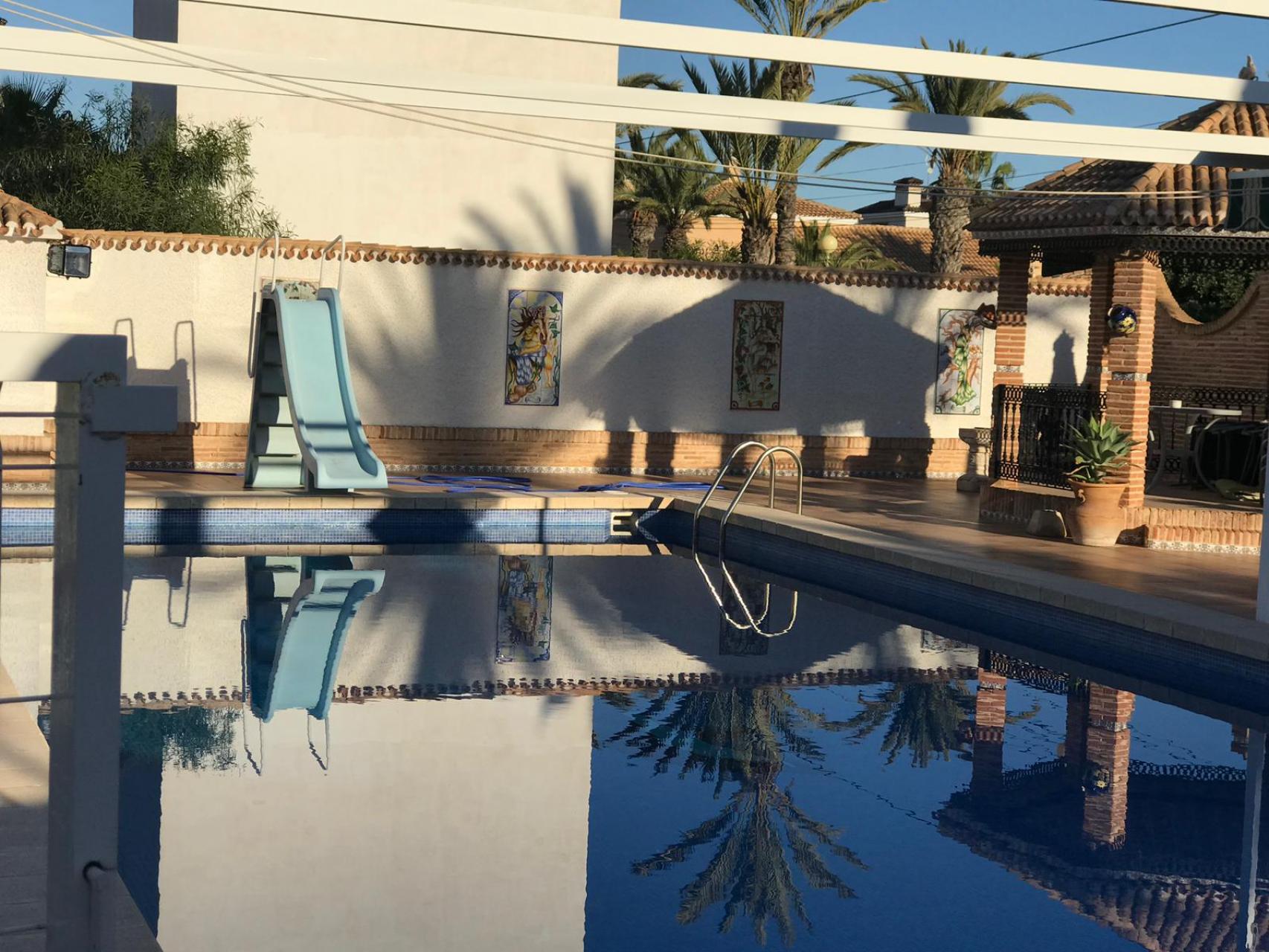 For sale - 6 Bedroom 3 Bathroom Villa in Orihuela Costa - Costa Blanca  - Alicante