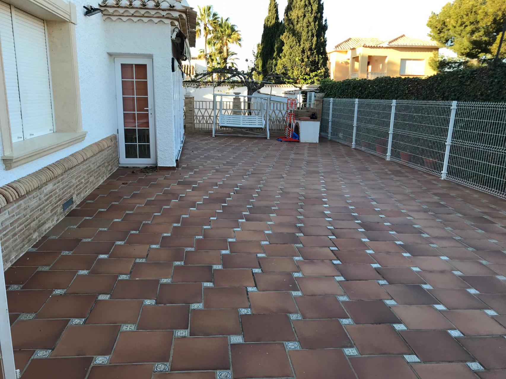 For sale - 6 Bedroom 3 Bathroom Villa in Orihuela Costa - Costa Blanca  - Alicante