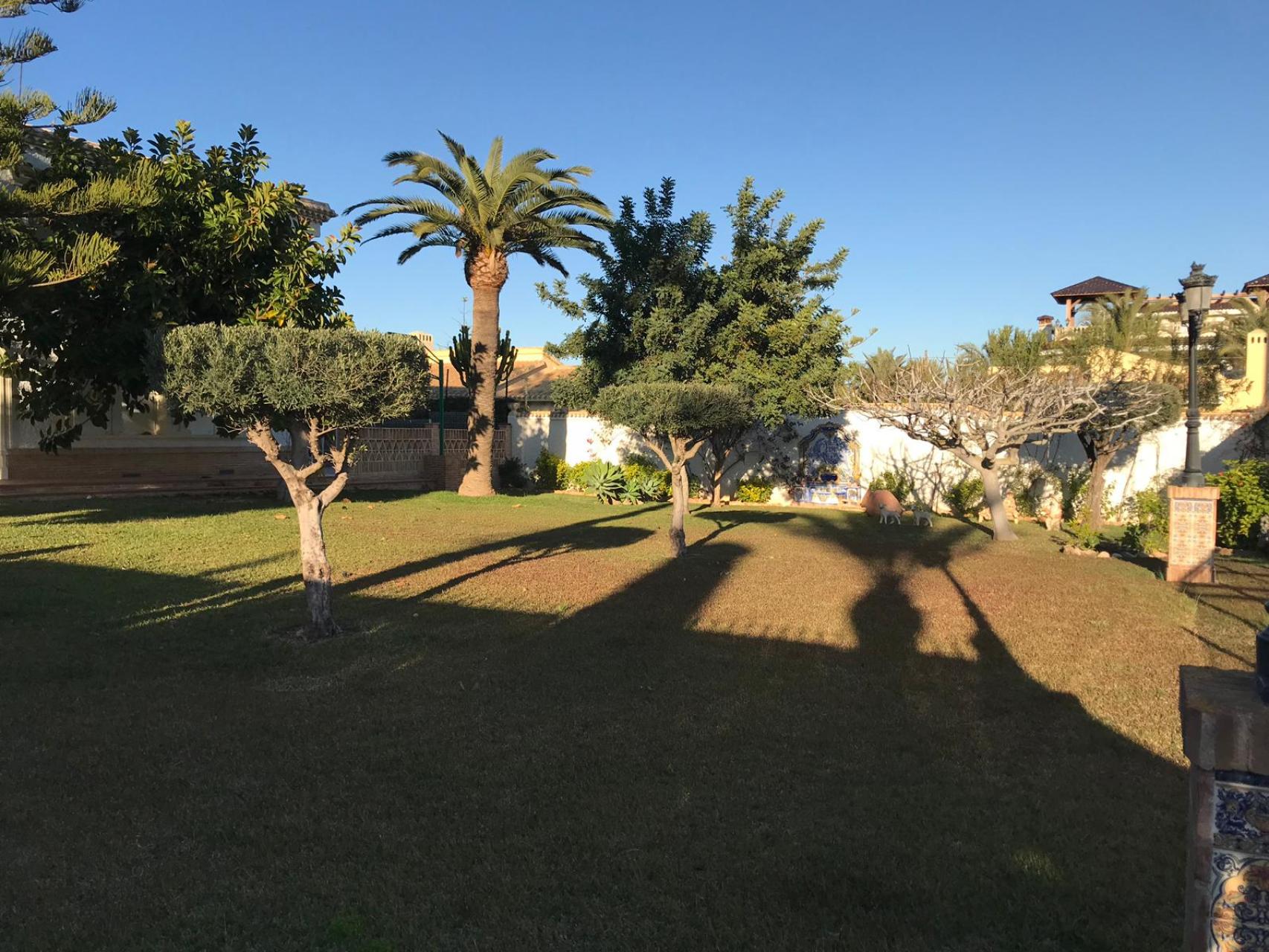 For sale - 6 Bedroom 3 Bathroom Villa in Orihuela Costa - Costa Blanca  - Alicante