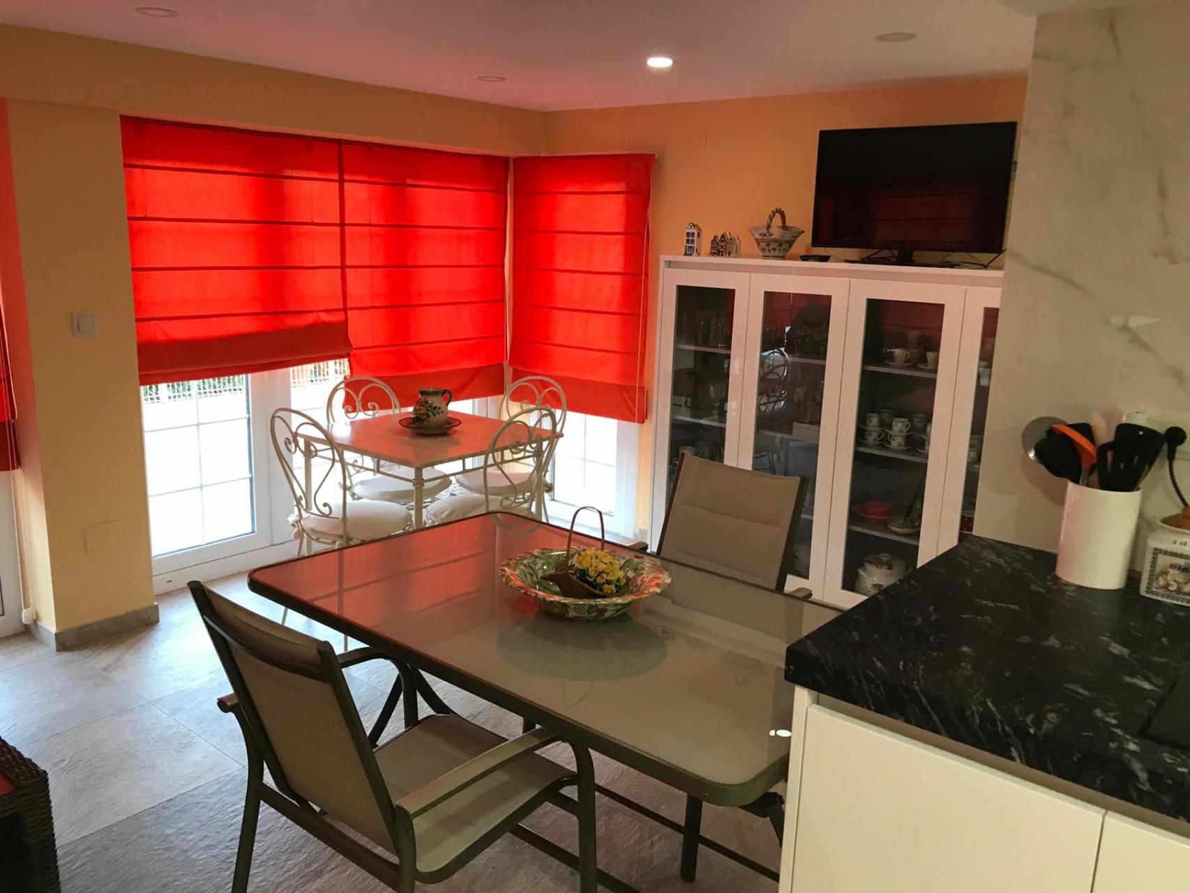 For sale - 6 Bedroom 3 Bathroom Villa in Orihuela Costa - Costa Blanca  - Alicante