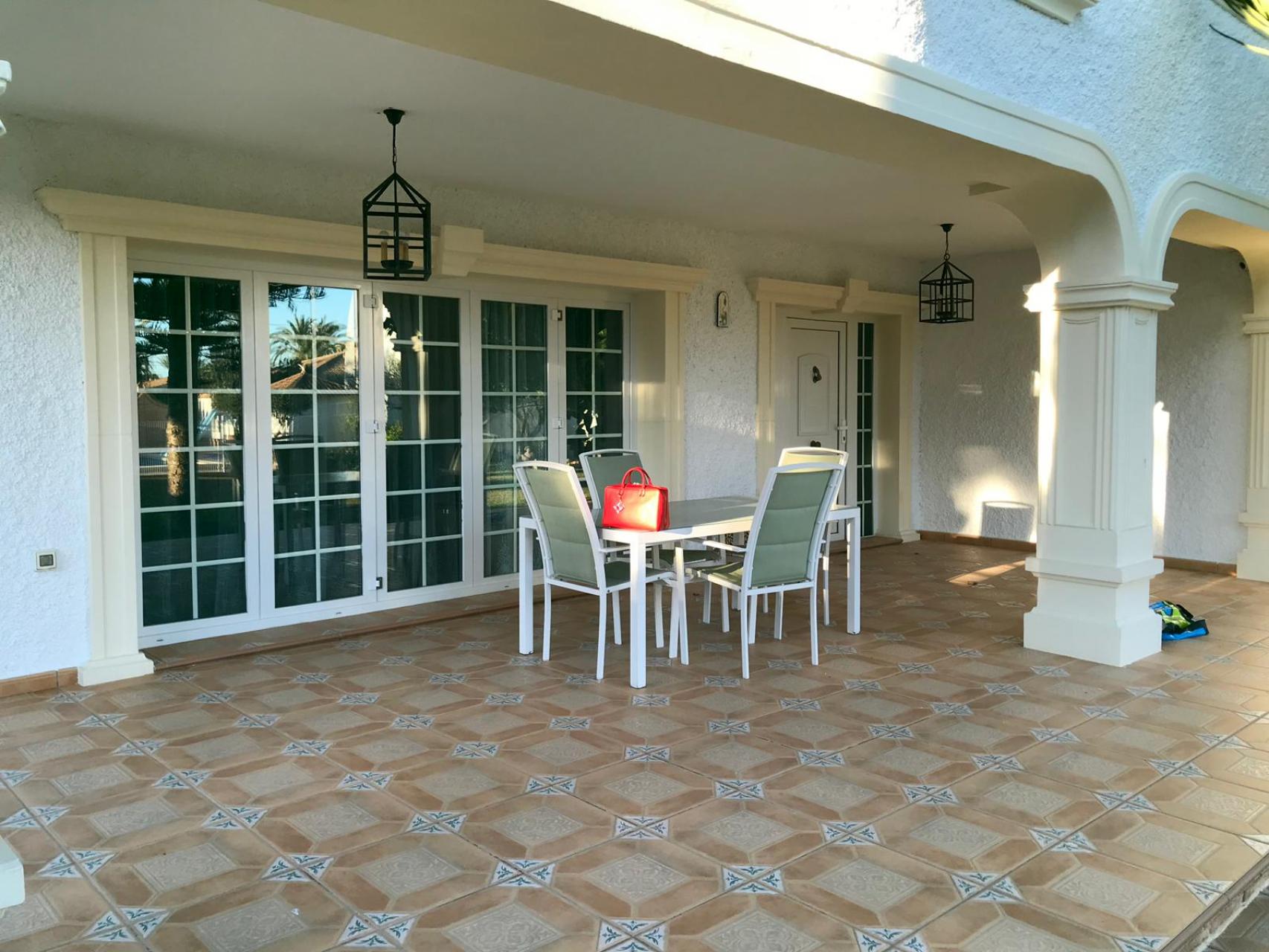 For sale - 6 Bedroom 3 Bathroom Villa in Orihuela Costa - Costa Blanca  - Alicante