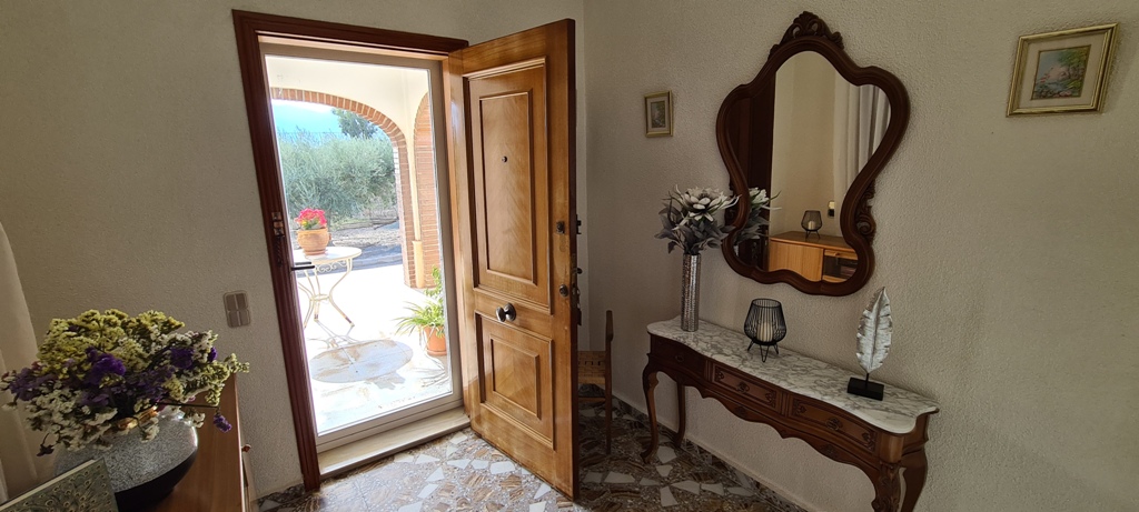 For sale - 3 Bedroom 4 Bathroom Villa in Orihuela - Inland  - Alicante