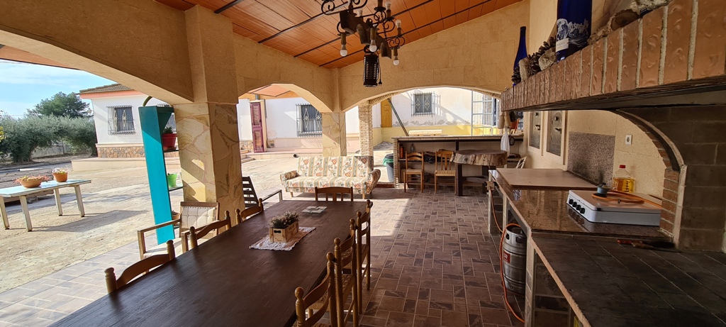 For sale - 3 Bedroom 4 Bathroom Villa in Orihuela - Inland  - Alicante