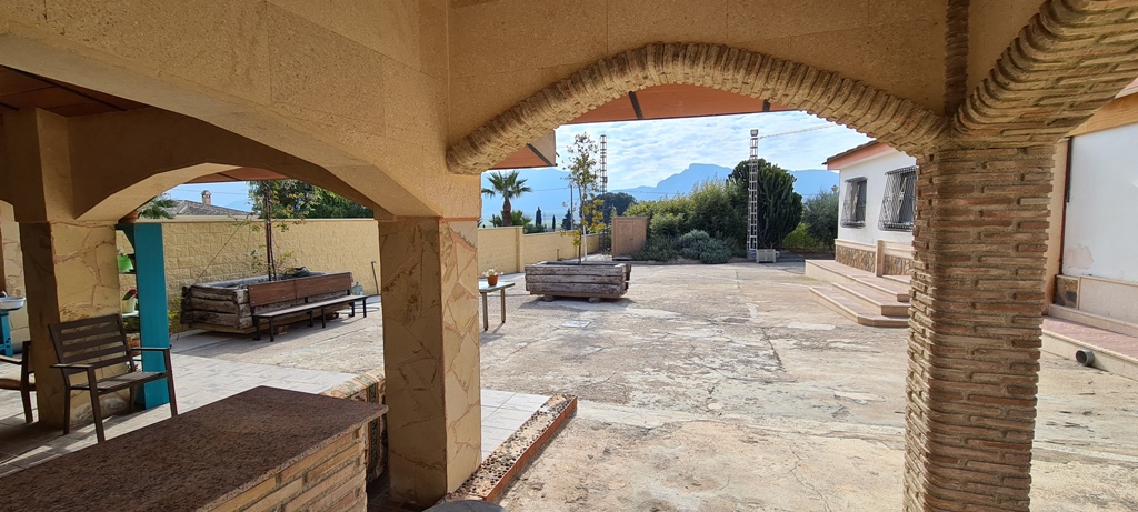 For sale - 3 Bedroom 4 Bathroom Villa in Orihuela - Inland  - Alicante