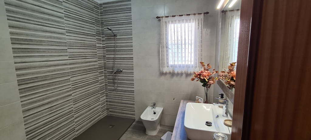 For sale - 3 Bedroom 4 Bathroom Villa in Orihuela - Inland  - Alicante