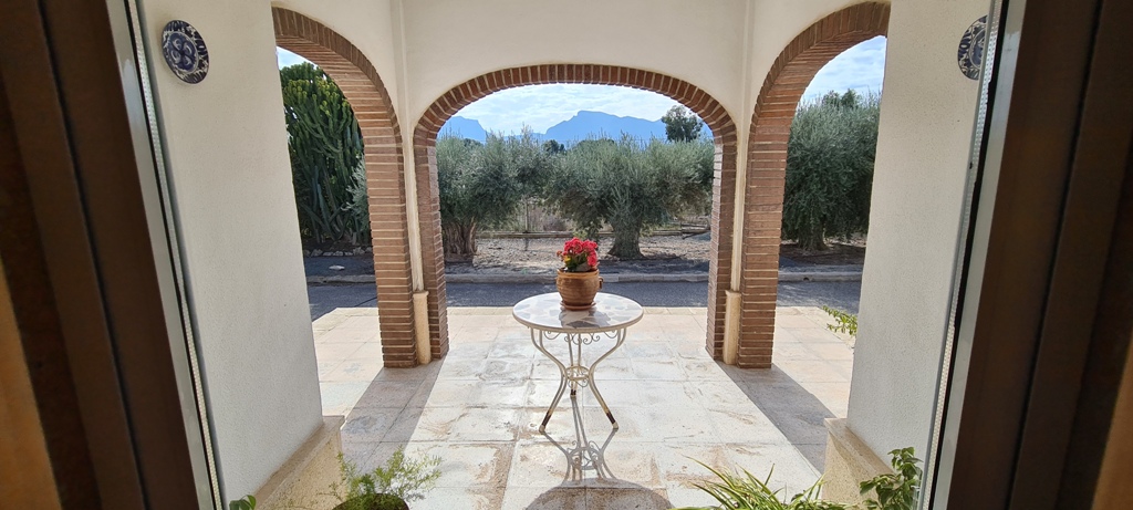 For sale - 3 Bedroom 4 Bathroom Villa in Orihuela - Inland  - Alicante