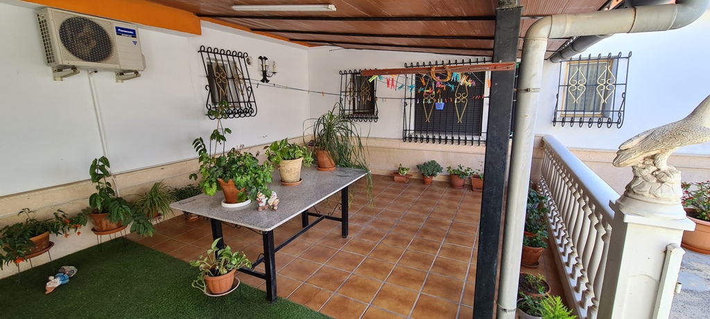 For sale - 3 Bedroom 4 Bathroom Villa in Orihuela - Inland  - Alicante
