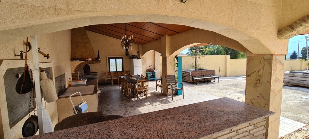 For sale - 3 Bedroom 4 Bathroom Villa in Orihuela - Inland  - Alicante