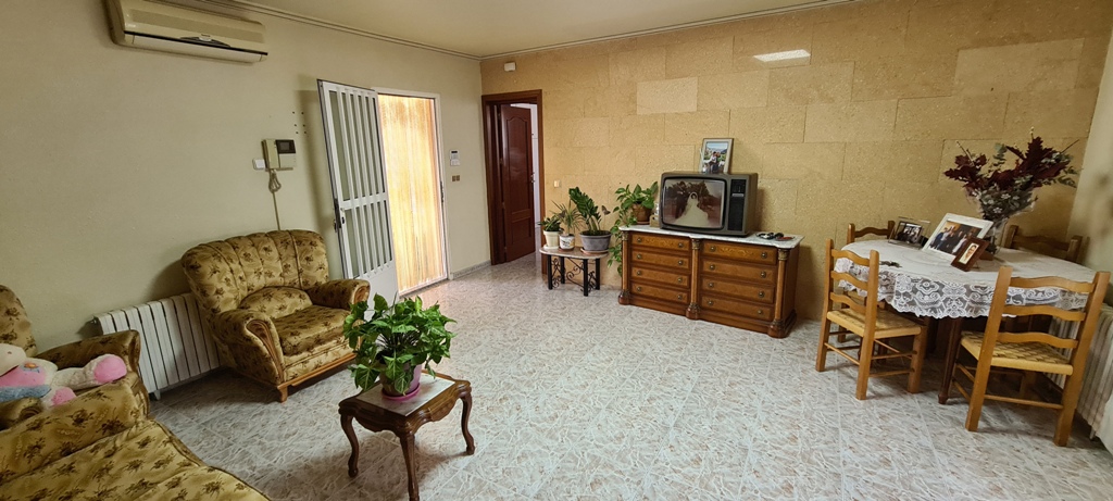 For sale - 3 Bedroom 4 Bathroom Villa in Orihuela - Inland  - Alicante