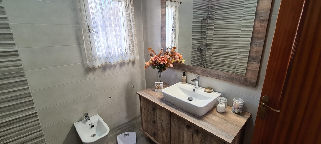 For sale - 3 Bedroom 4 Bathroom Villa in Orihuela - Inland  - Alicante
