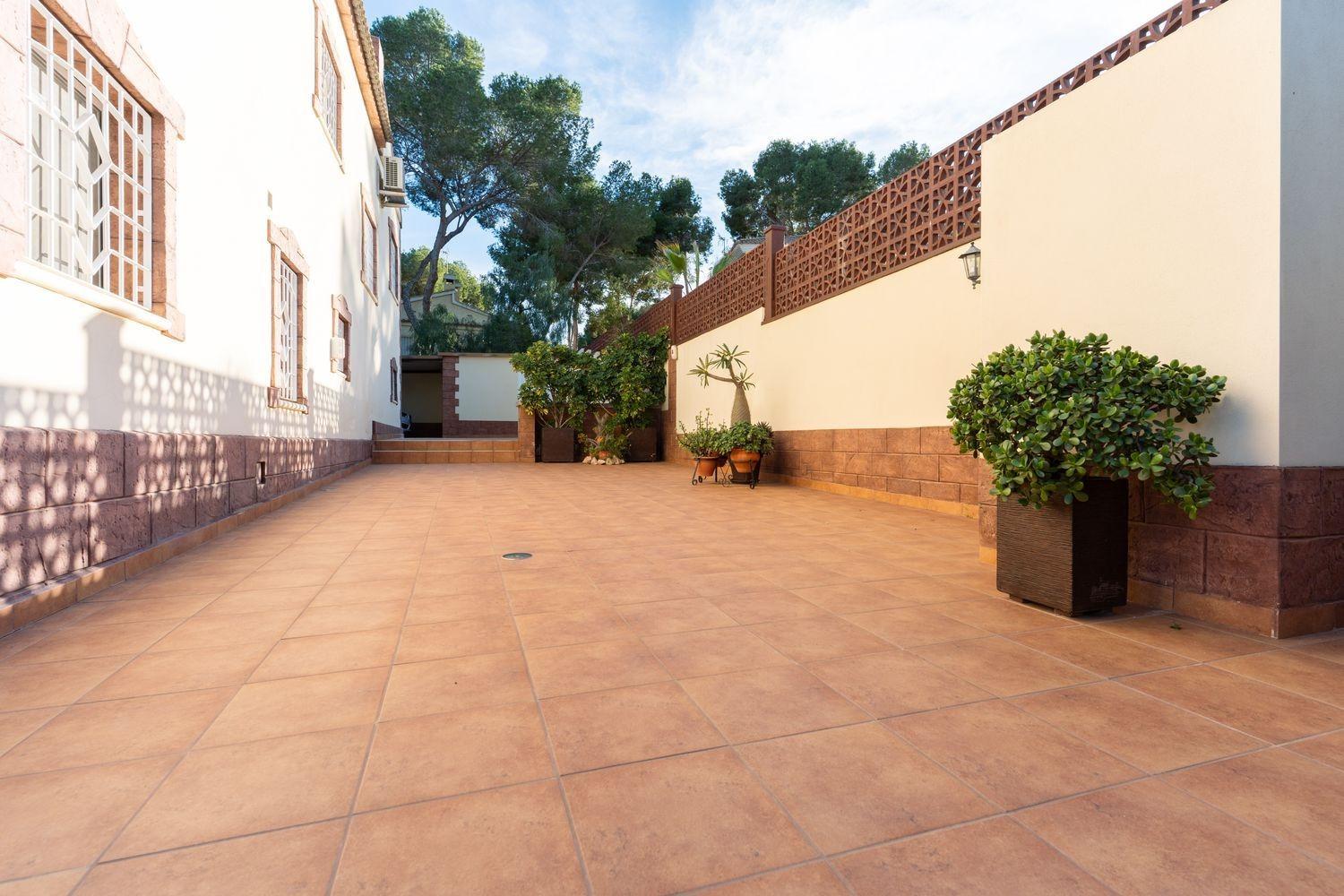 For sale - 7 Bedroom 4 Bathroom Villa in Torrevieja - Los Balcones - Los Altos Del Edén  - Alicante