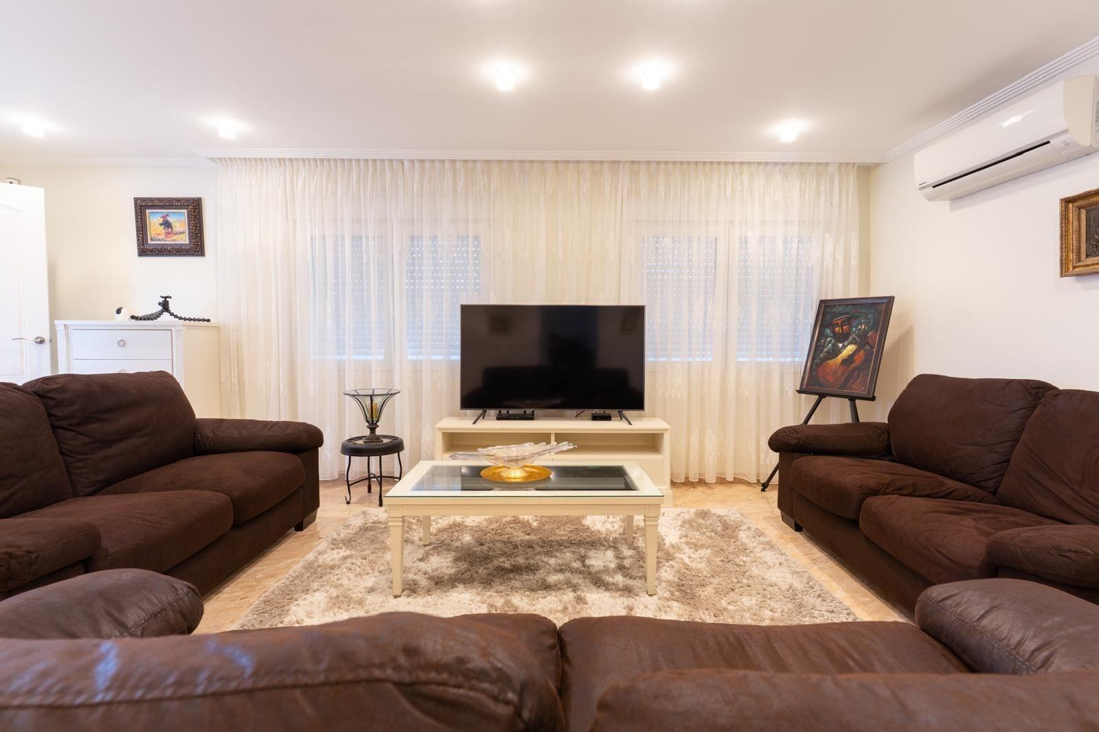 For sale - 7 Bedroom 4 Bathroom Villa in Torrevieja - Los Balcones - Los Altos Del Edén  - Alicante
