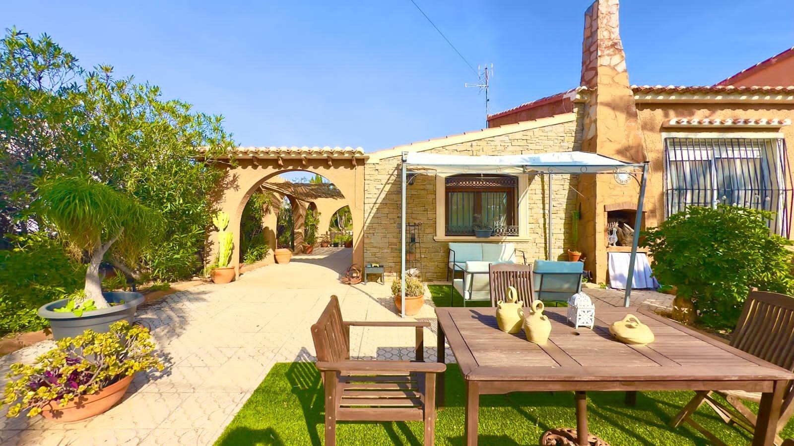 For sale - 3 Bedroom 1 Bathroom Villa in Torrevieja - Torreblanca  - Alicante