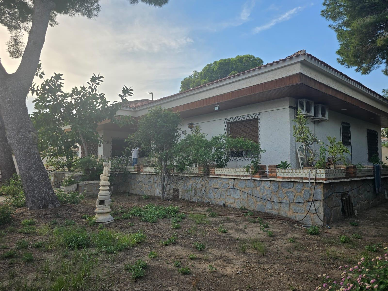 For sale - 7 Bedroom 4 Bathroom Villa in Orihuela Costa - Campoamor  - Alicante