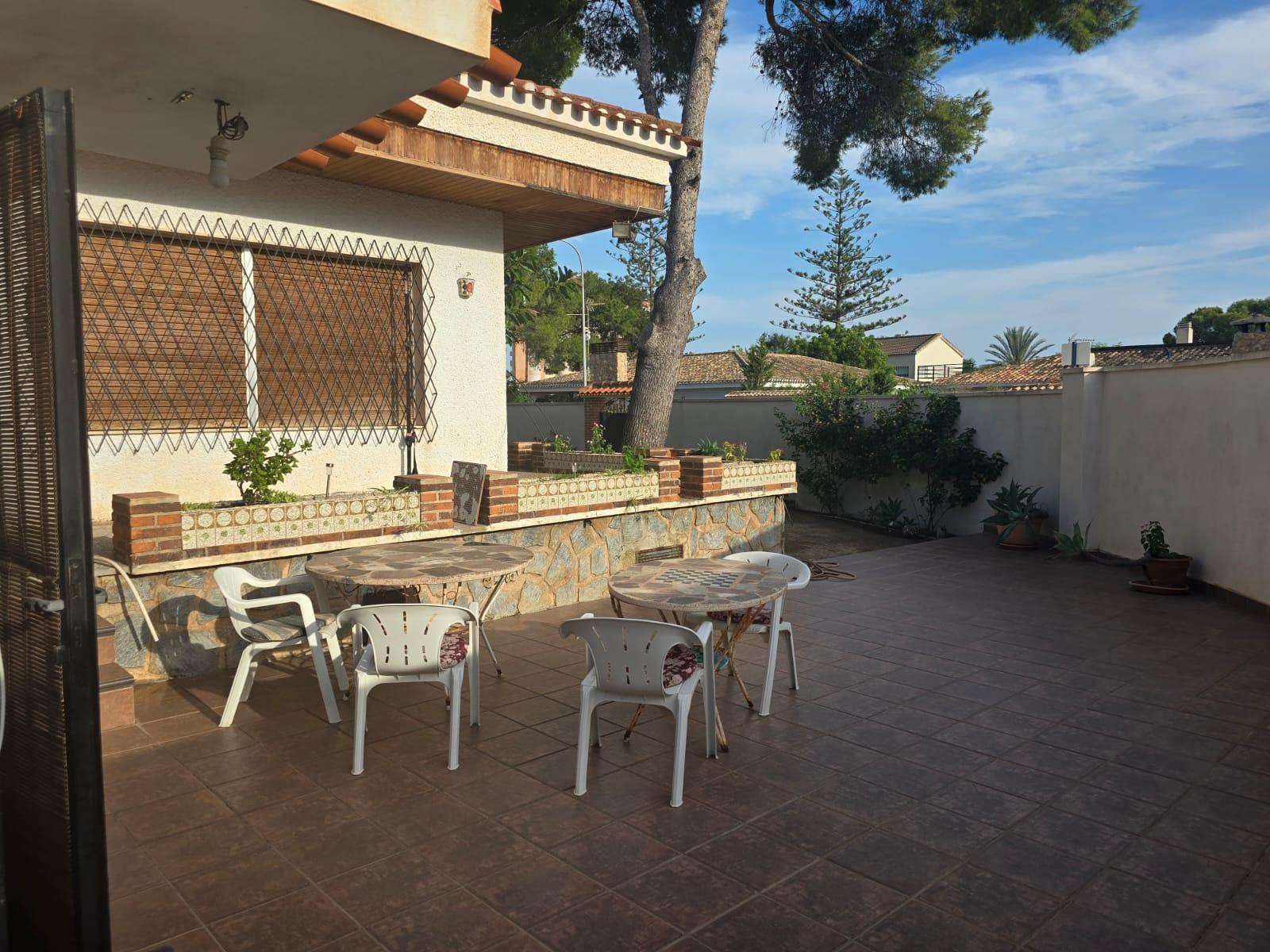 For sale - 7 Bedroom 4 Bathroom Villa in Orihuela Costa - Campoamor  - Alicante