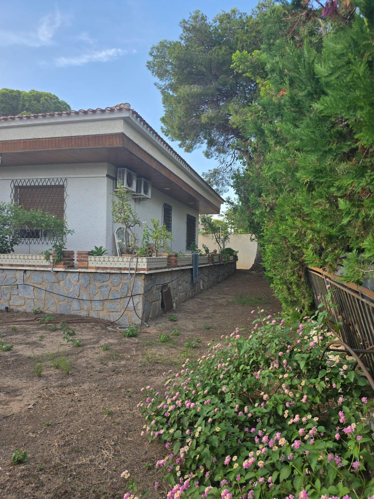 For sale - 7 Bedroom 4 Bathroom Villa in Orihuela Costa - Campoamor  - Alicante