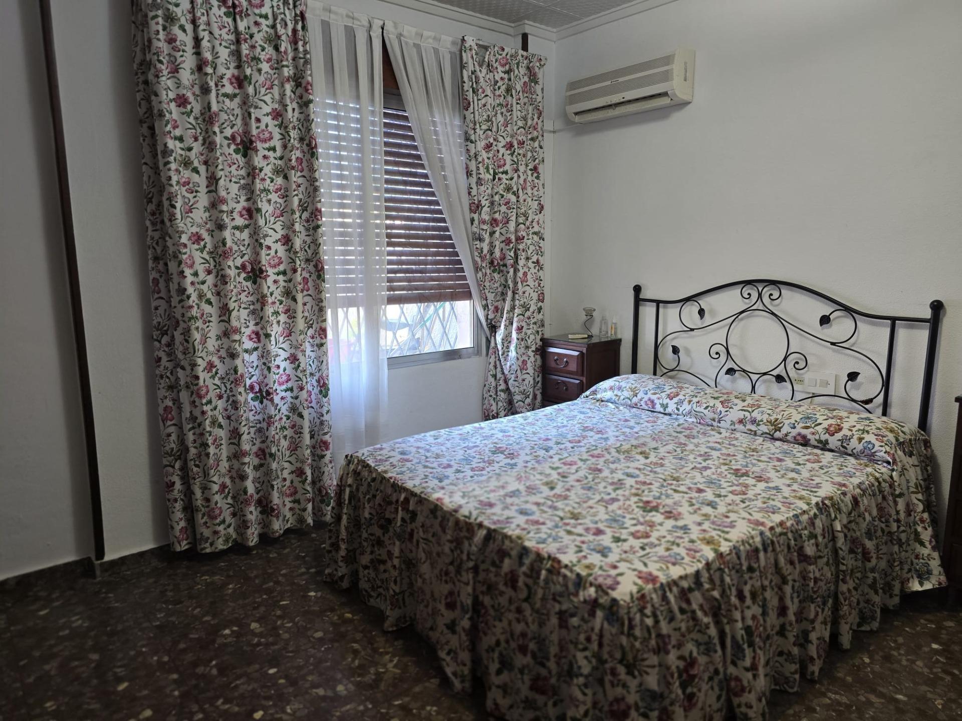 For sale - 7 Bedroom 4 Bathroom Villa in Orihuela Costa - Campoamor  - Alicante