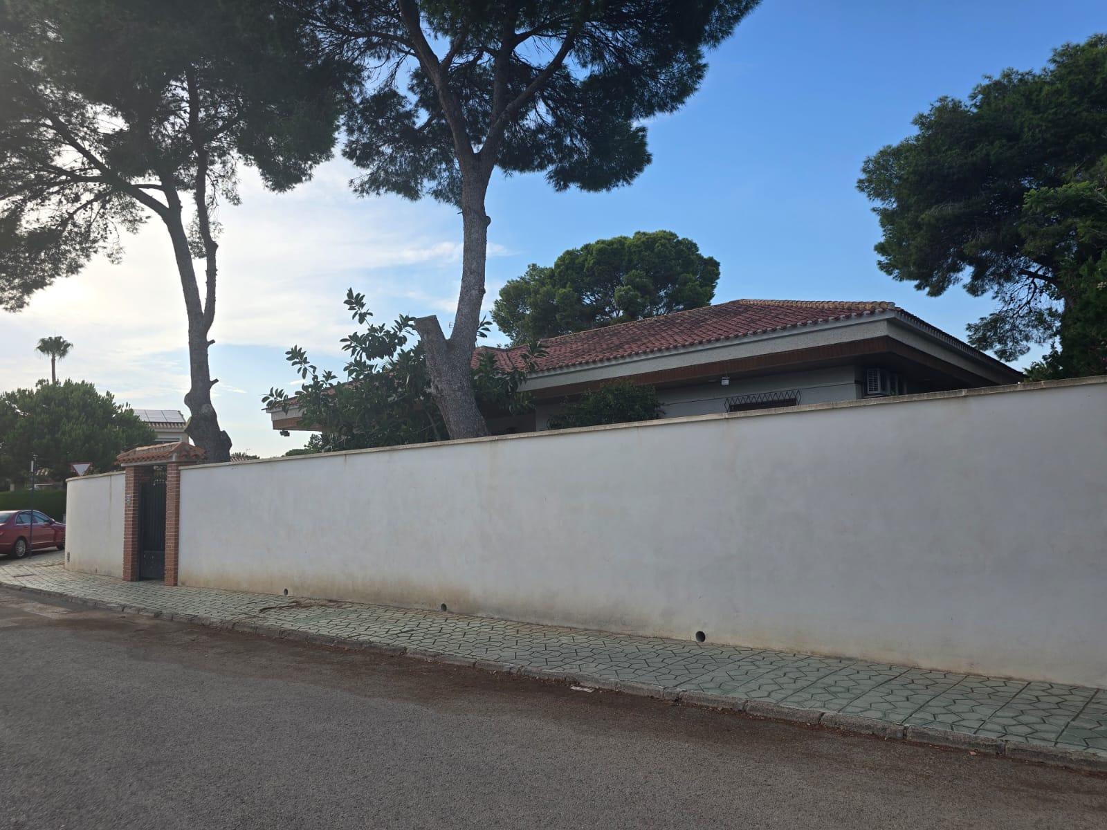 For sale - 7 Bedroom 4 Bathroom Villa in Orihuela Costa - Campoamor  - Alicante
