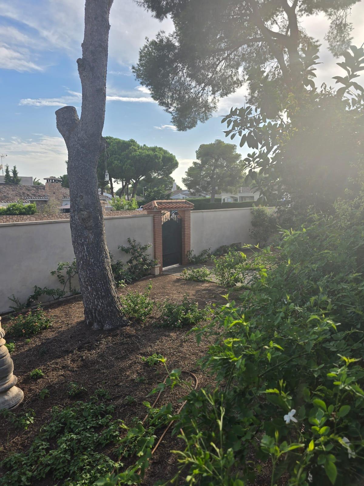 For sale - 7 Bedroom 4 Bathroom Villa in Orihuela Costa - Campoamor  - Alicante