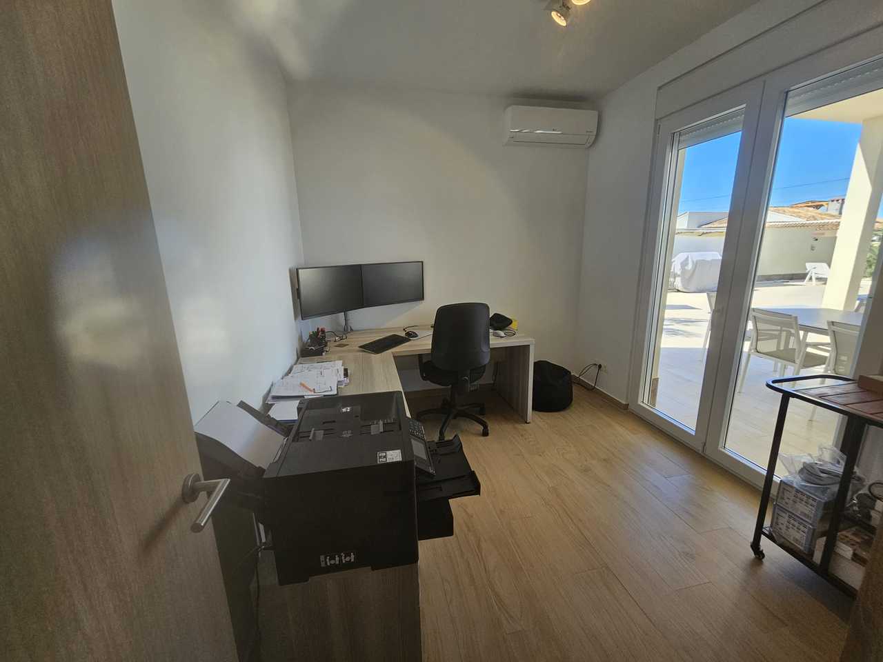 For sale - 4 Bedroom 2 Bathroom Villa in Torrevieja - Costa Blanca  - Alicante