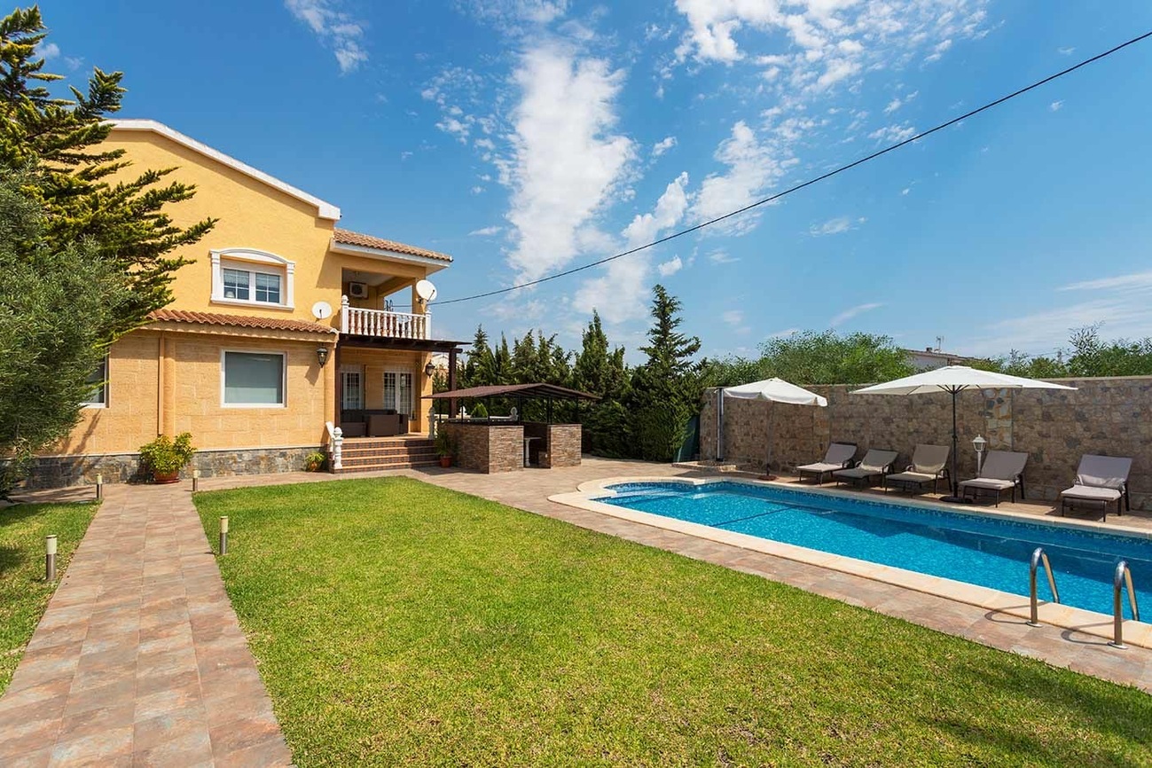 For sale - 5 Bedroom 5 Bathroom Villa in Orihuela Costa - Costa Blanca  - Alicante