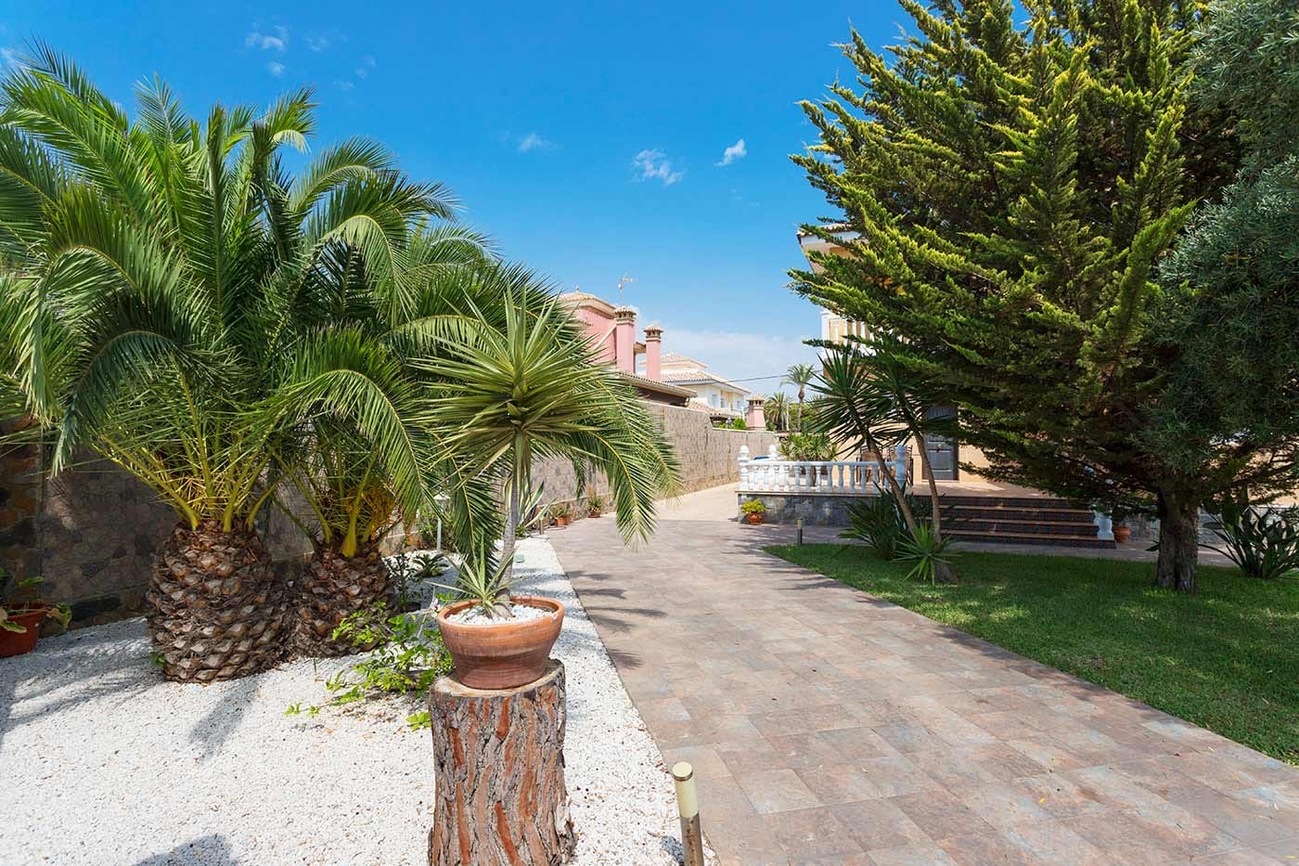 For sale - 5 Bedroom 5 Bathroom Villa in Orihuela Costa - Costa Blanca  - Alicante