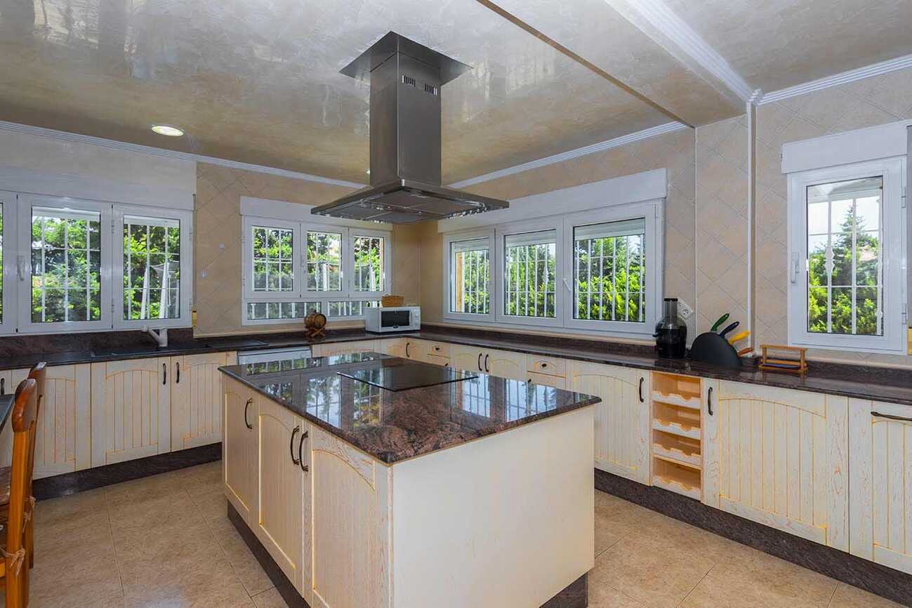 For sale - 5 Bedroom 5 Bathroom Villa in Orihuela Costa - Costa Blanca  - Alicante