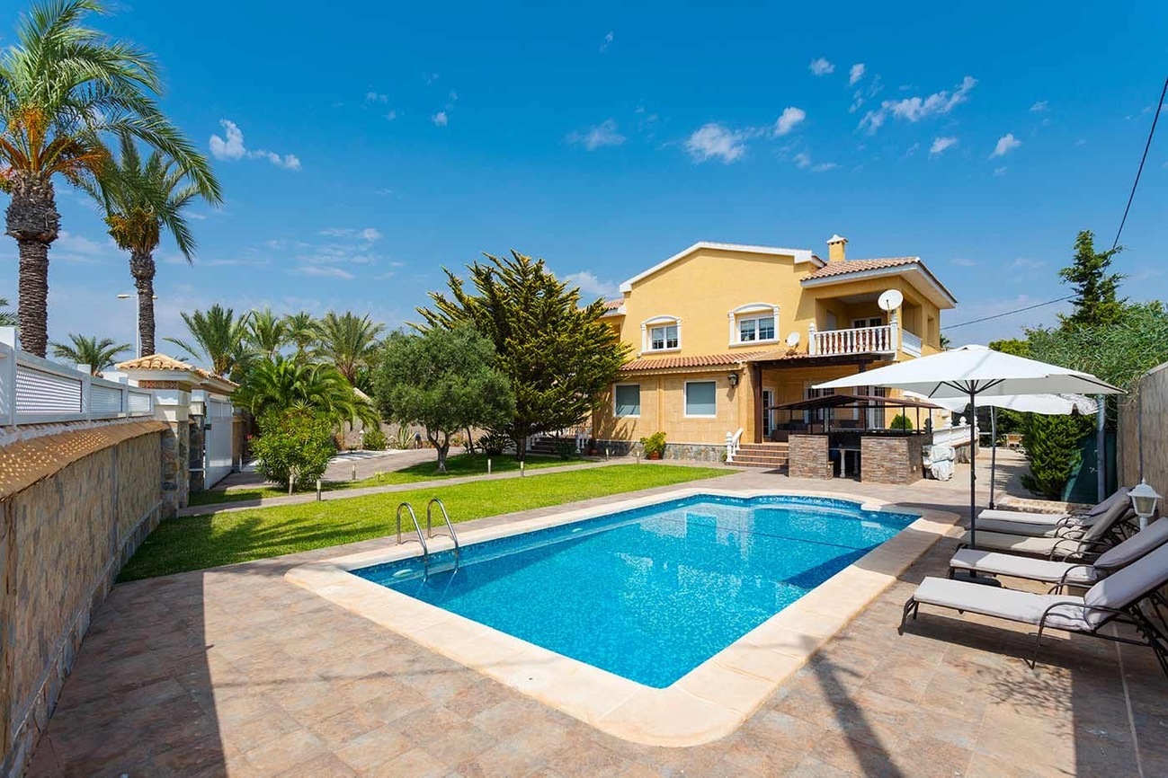 For sale - 5 Bedroom 5 Bathroom Villa in Orihuela Costa - Costa Blanca  - Alicante