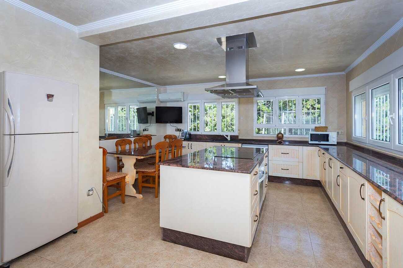 For sale - 5 Bedroom 5 Bathroom Villa in Orihuela Costa - Costa Blanca  - Alicante