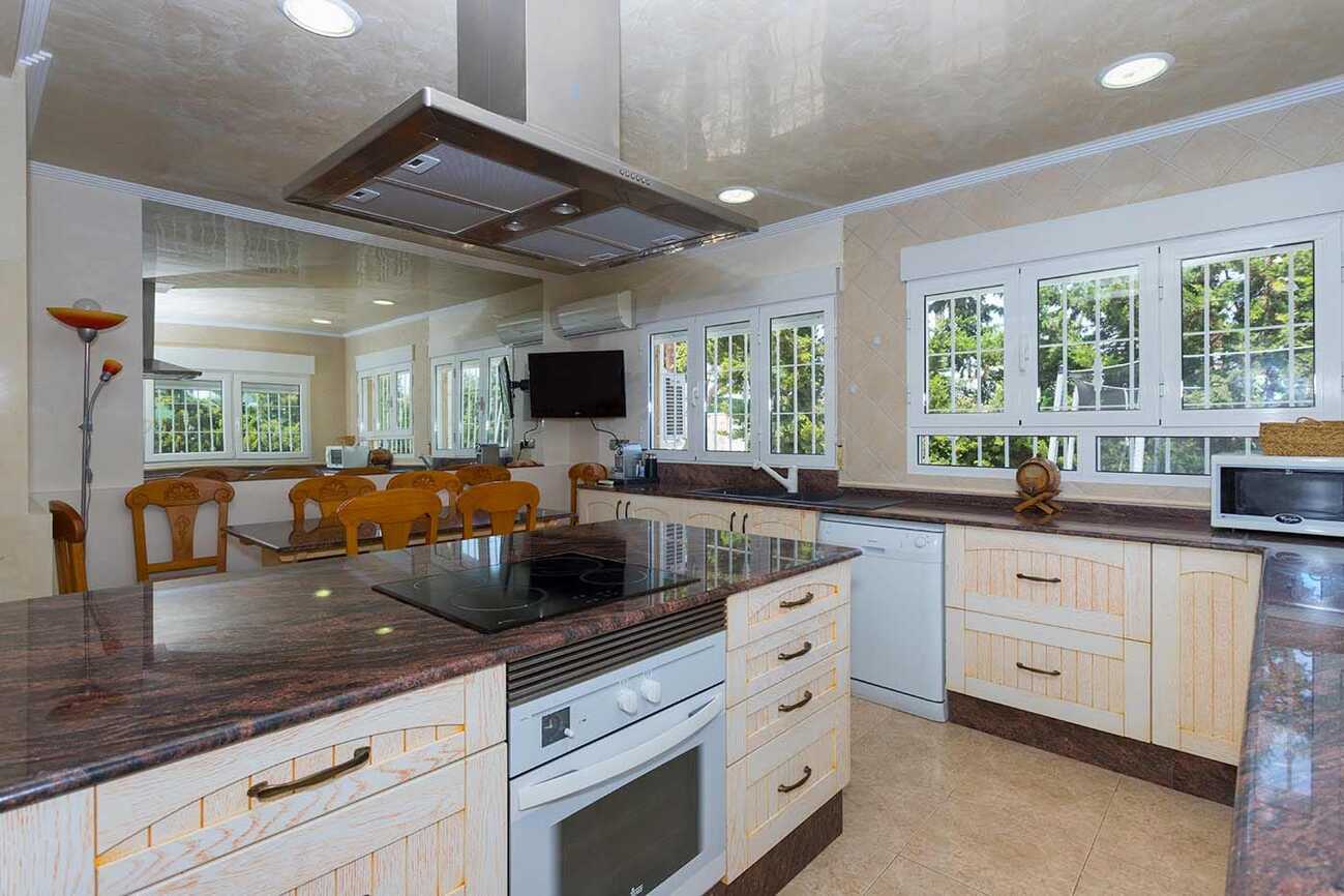 For sale - 5 Bedroom 5 Bathroom Villa in Orihuela Costa - Costa Blanca  - Alicante