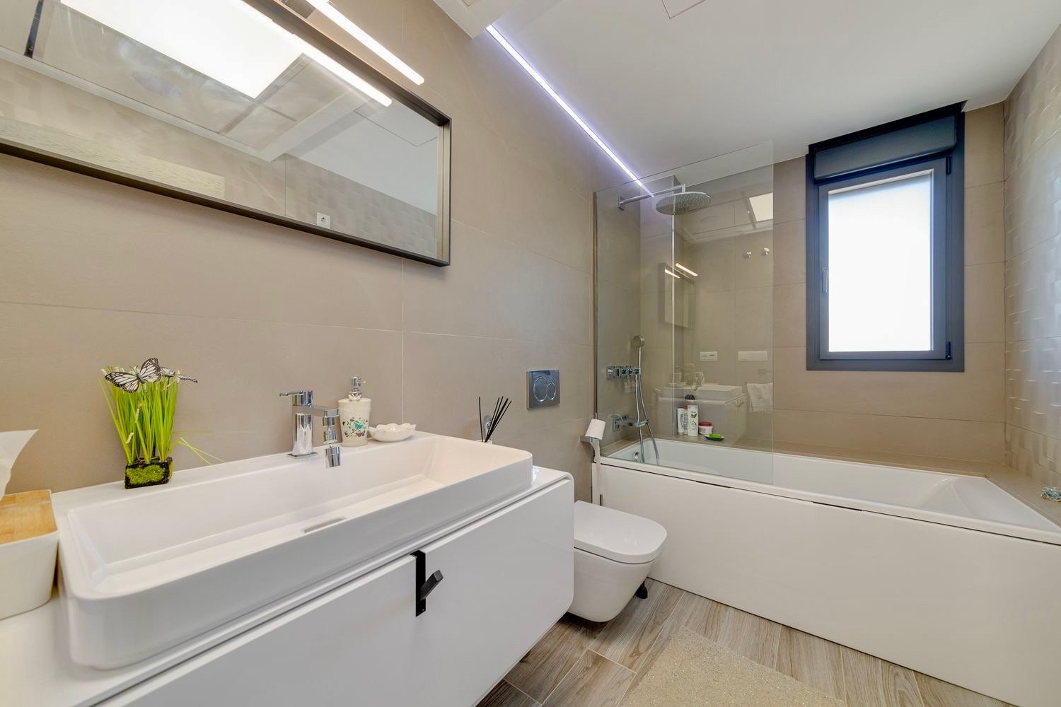 For sale - 3 Bedroom 4 Bathroom Villa in Torrevieja - Costa Blanca  - Alicante