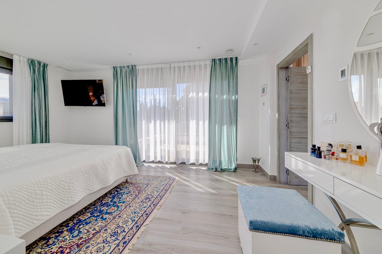 For sale - 3 Bedroom 4 Bathroom Villa in Torrevieja - Costa Blanca  - Alicante