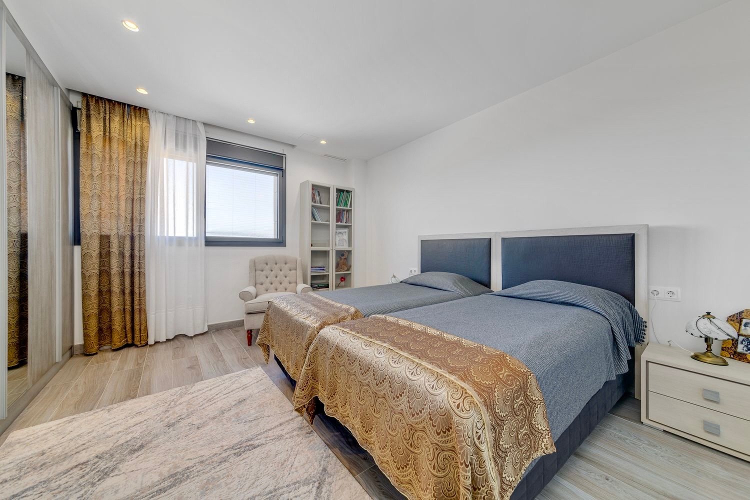For sale - 3 Bedroom 4 Bathroom Villa in Torrevieja - Costa Blanca  - Alicante