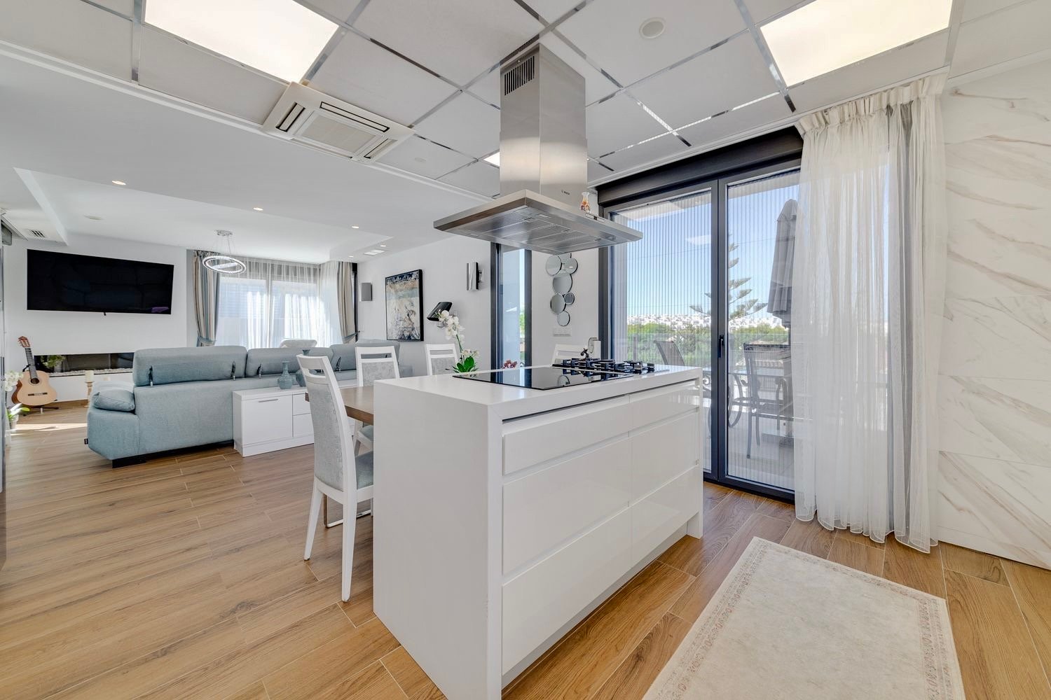 For sale - 3 Bedroom 4 Bathroom Villa in Torrevieja - Costa Blanca  - Alicante