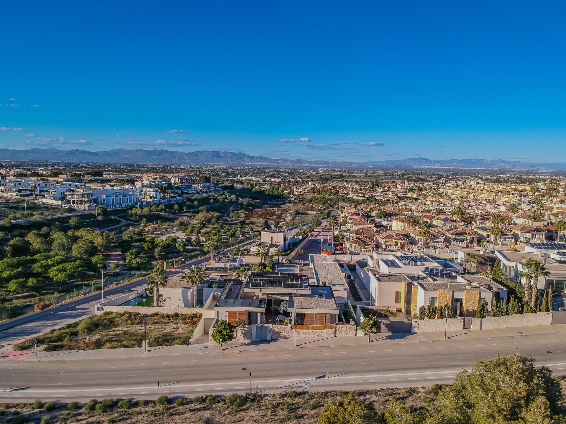 For sale - 4 Bedroom 3 Bathroom Villa in Benijofar - Residencial Benimar  - Alicante