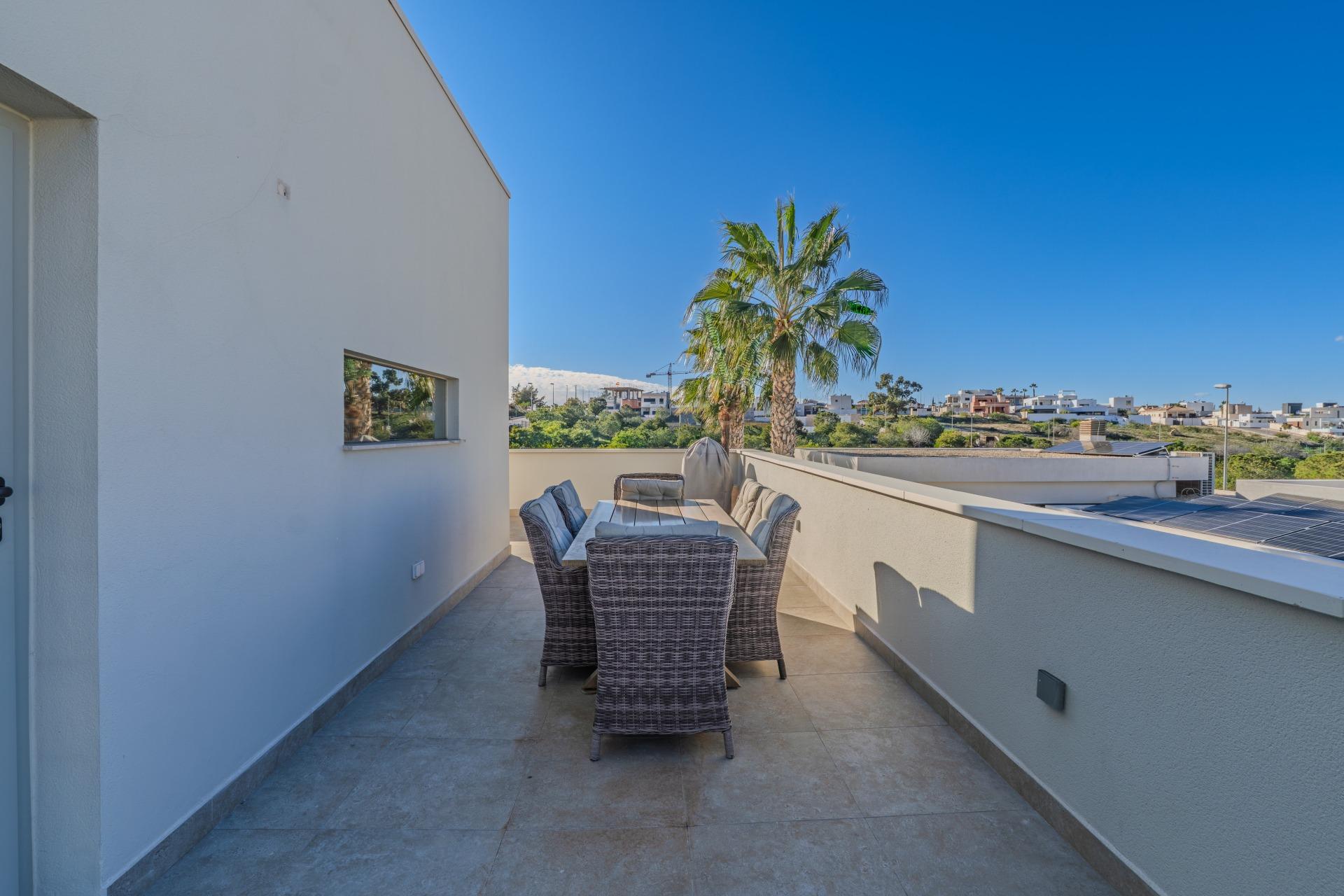 For sale - 4 Bedroom 3 Bathroom Villa in Benijofar - Residencial Benimar  - Alicante