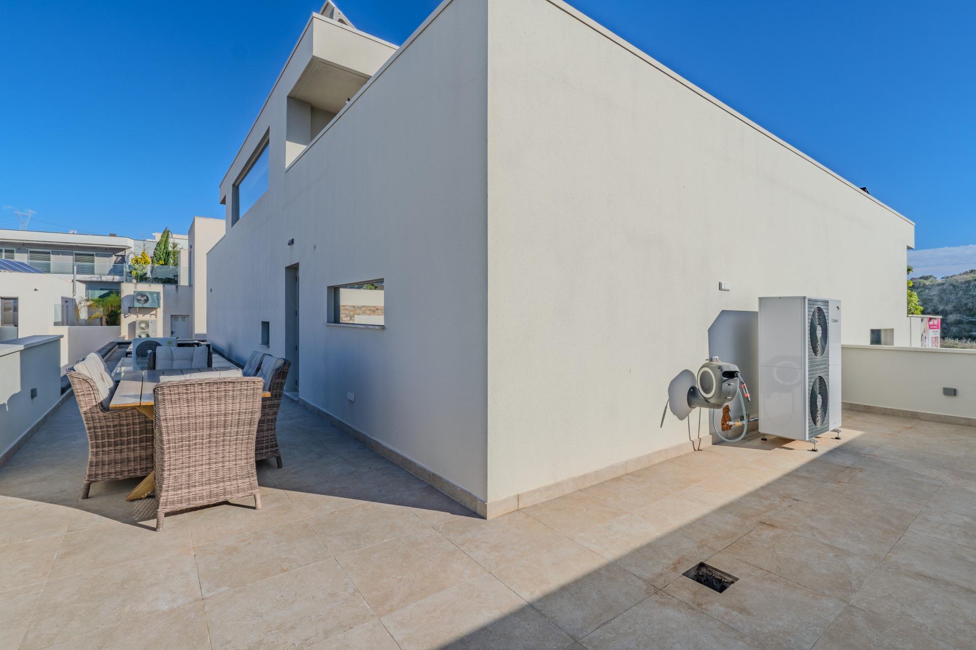 For sale - 4 Bedroom 3 Bathroom Villa in Benijofar - Residencial Benimar  - Alicante