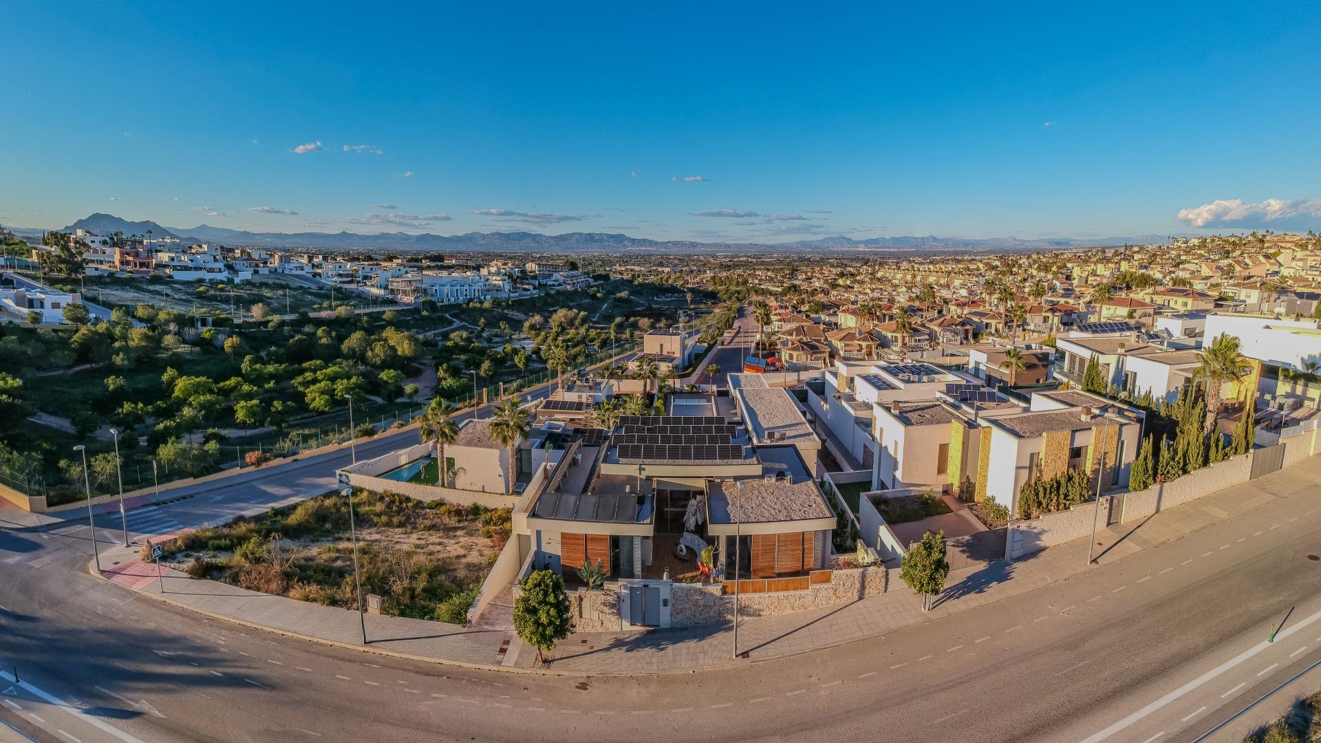 For sale - 4 Bedroom 3 Bathroom Villa in Benijofar - Residencial Benimar  - Alicante