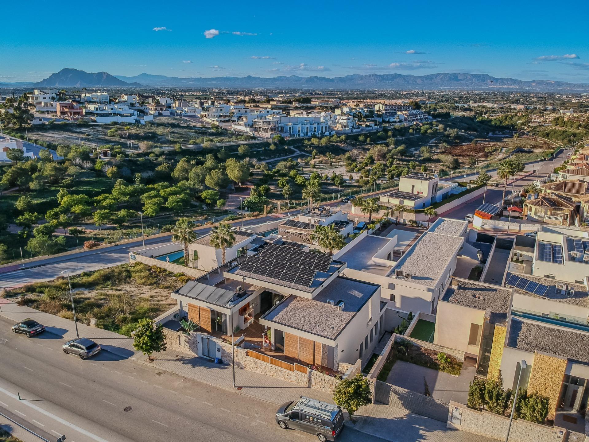 For sale - 4 Bedroom 3 Bathroom Villa in Benijofar - Residencial Benimar  - Alicante
