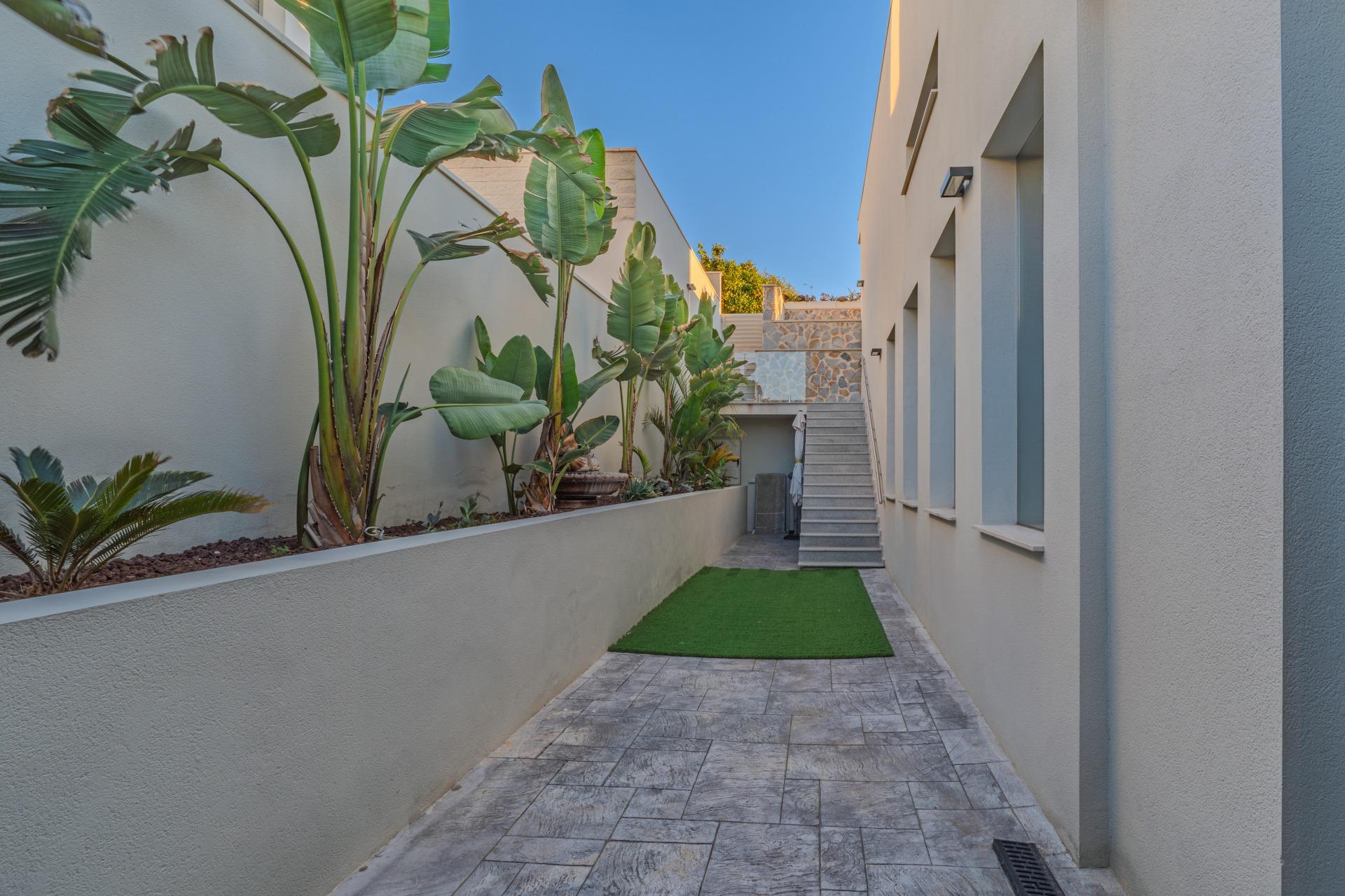 For sale - 4 Bedroom 3 Bathroom Villa in Benijofar - Residencial Benimar  - Alicante