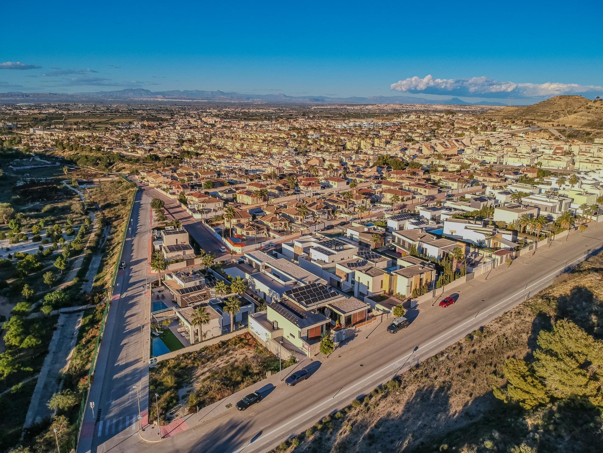 For sale - 4 Bedroom 3 Bathroom Villa in Benijofar - Residencial Benimar  - Alicante